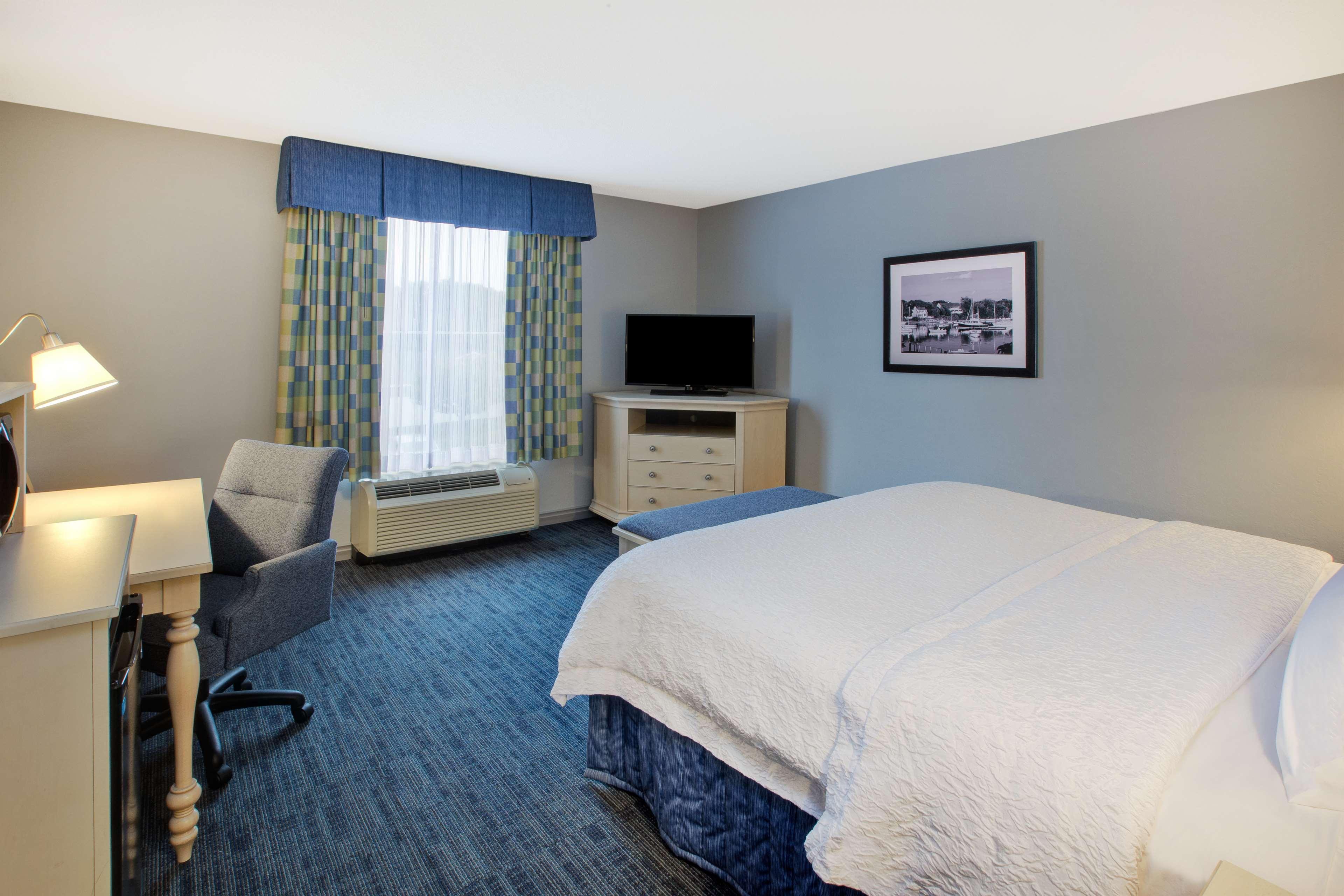 Hampton Inn & Suites - Cape Cod / Вест-Ярмут Екстер'єр фото