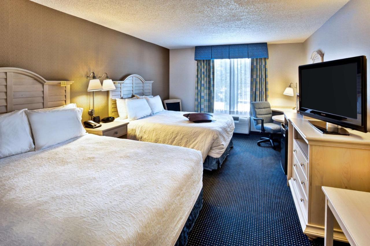 Hampton Inn & Suites - Cape Cod / Вест-Ярмут Екстер'єр фото